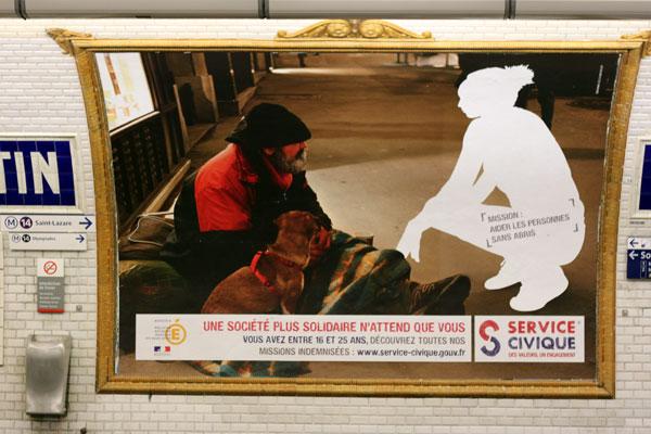 Le Service Civique et ses silhouettes dans le métro