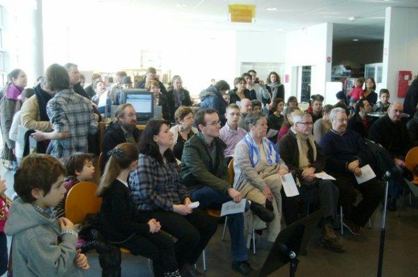 Dimanche matin en musique à la médiathèque l'Odyssée de Lomme : un public toujours plus nombreux, l'auditorium a fait salle comble, il a fallu pousser les murs !