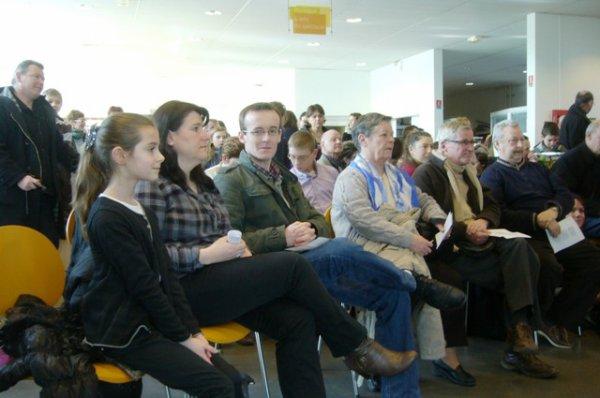 Dimanche matin en musique à la médiathèque l'Odyssée de Lomme : un public toujours plus nombreux, l'auditorium a fait salle comble, il a fallu pousser les murs !