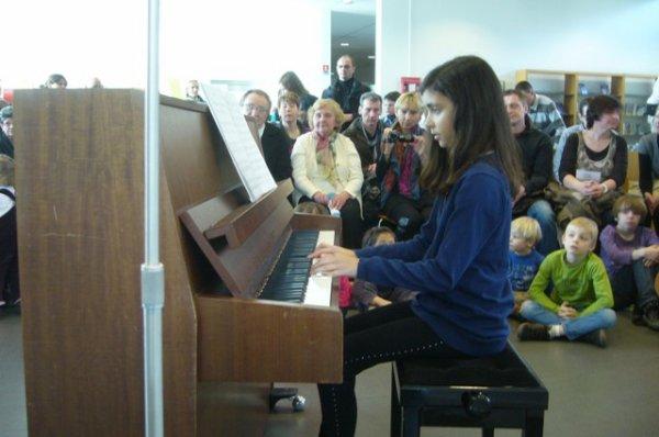 Dimanche matin en musique à la médiathèque de Lomme : ne tirez pas sur les pianistes, ils sont très bons !