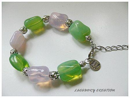 bracelet bombon perle de verre rose et verte