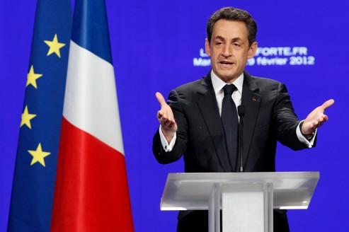 Nicolas Sarkozy, dimanche, lors de son premier grand meeting de campagne, à Marseille.