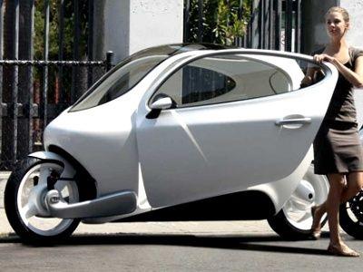 C-1 : moto ou voiture ?