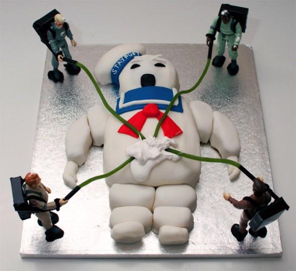 ghostbusters cake1 588x540 Un gâteau danniversaire Ghostbusters