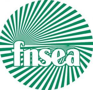 la FNSEA, syndicat proche de la droite, épinglée par le rapport Perruchot pour ses pratiques bien peu démocratiques