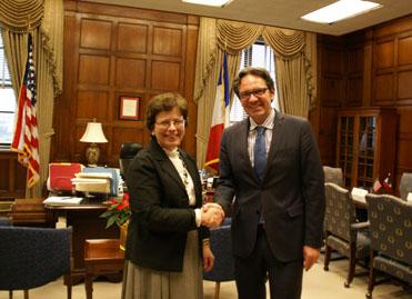 Les français élus meilleure agence de voyage ... éléctorale par Frédéric Lefebvre ?