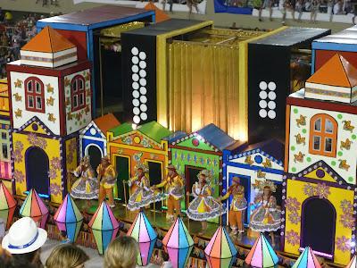 Unidos da Tijuca, vainqueur du défilé des écoles de samba du Carnaval de Rio 2012 !