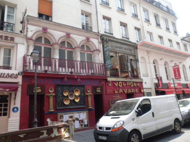 Kitch de rigueur pour le théâtre de la Comédie Italienne