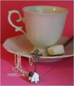 Le collier court Marquise Chantilly, valeur 13€