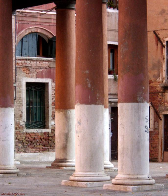 Vers San Francesco della Vigna  : des colonnes qui inspirent...