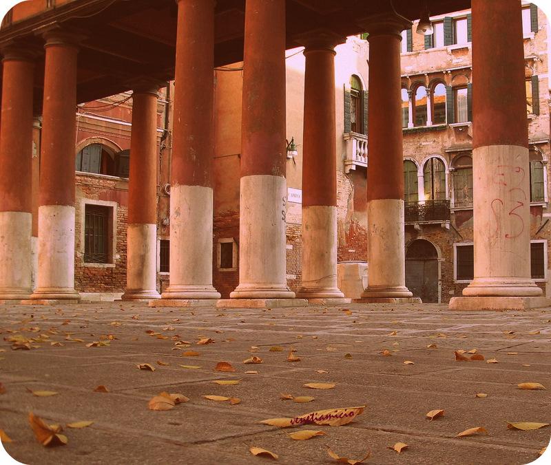Vers San Francesco della Vigna  : des colonnes qui inspirent...
