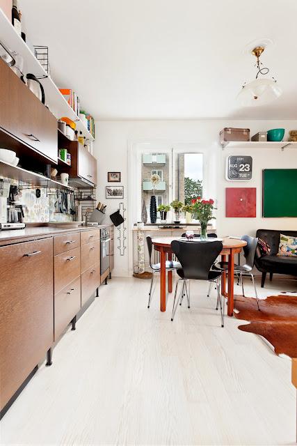 Une cuisine homemade pour un petit apartement scandinave joliement rétro !