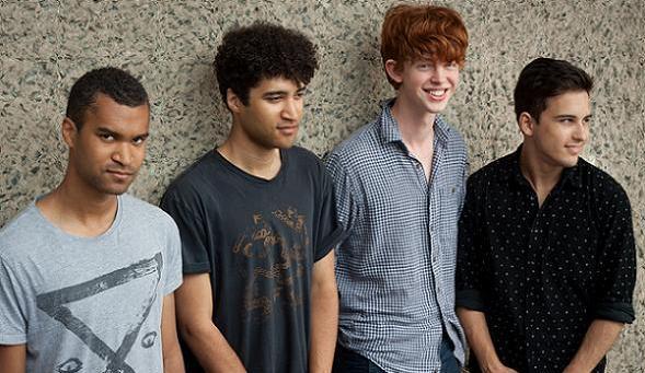 Theme Park délivre une pop énergique pour leur nouveau single « Two Hours »