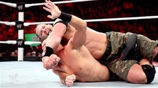Un an après leur confrontation à Wrestlemania 27, John Cena remporte son combat face à The Miz