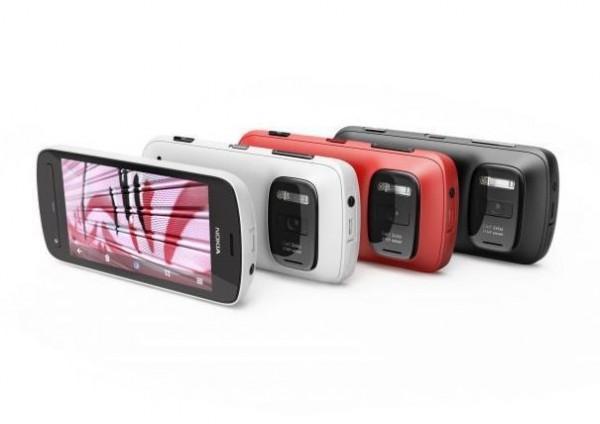 70985 nokia 808 pure view 600x424 Oscar MWC du meilleur téléphone : Le Nokia 808 PureView !