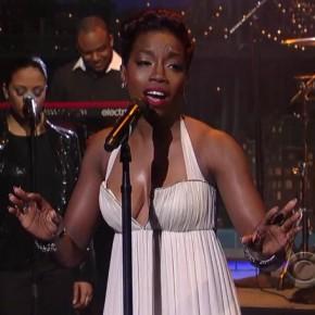 [Live] Estelle donne 2 performances  » Thank You »…. Mais subit un revers avec l’opus.
