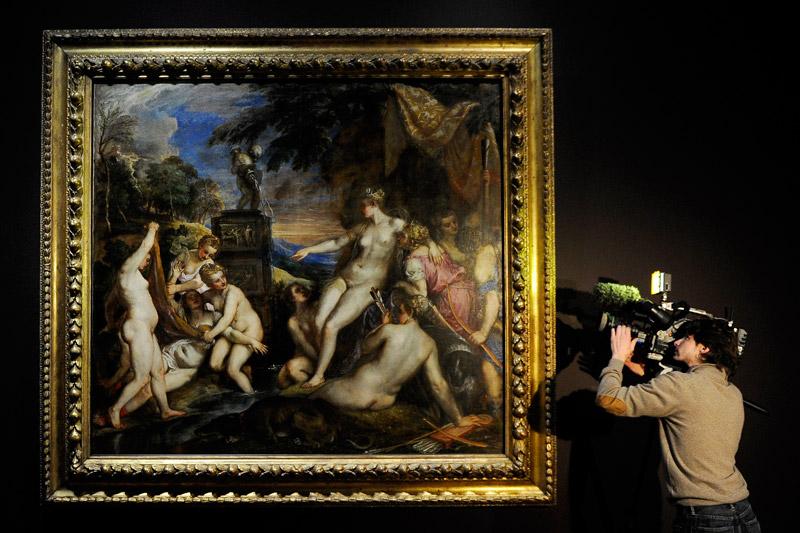 <b></div>Le prix de l'art</b><br /> Pour racheter ce tableau du Titien, «Diane et Callisto», la National Gallery de Londres et son homologue écossais ont dû débourser 45 millions de livres sterling. Les deux musées ont associé leurs efforts afin que ce chef-d’œuvre peint pour Philippe II d’Espagne et jusqu'ici propriété du duc de Sutherland, reste au Royaume Uni où il est exposé au public depuis des décennies en compagnie d'un autre tableau du maître: «Diane et Actéon». 