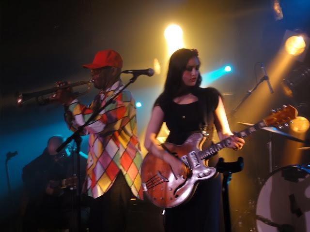 Kitty, Daisy & Lewis live