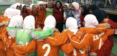 Jouer au football en Hijab