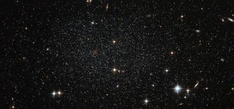 Galaxie naine Antlia photographiée par le télescope spatial Hubble