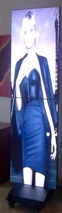 totem digital modulable1 Totem daffichage et mur dimages pour stand dexposition