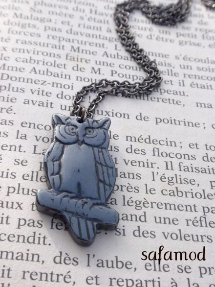 La ronde des créatrices : les animaux Pendentif chouette pierre et chaine hématite