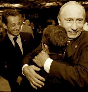 Sarkozy se fait discret avec Poutine.