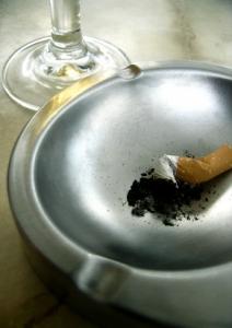 TABAC: L’interdire aux terrasses pour lutter contre le «social smoking» – Tobacco Control