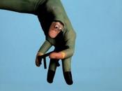 Fine. mort d'un soldat avec main