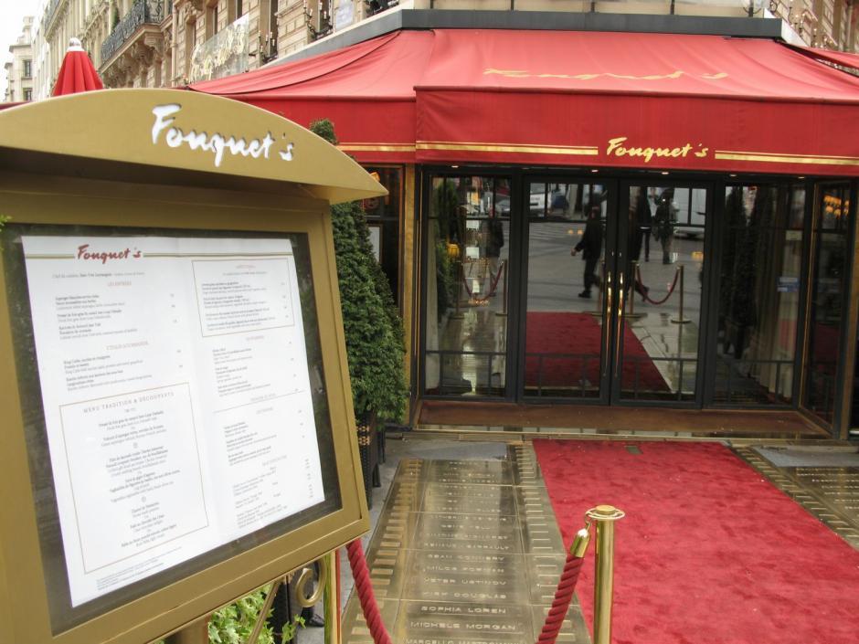 Chômeurs arrêtés au Fouquet’s : « attaque contre les libertés syndicales »