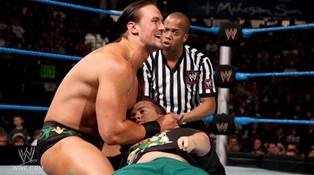 L'écossais Drew McIntyre ne laisse aucune chance à Hornswoggle