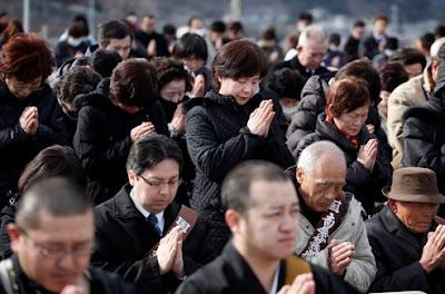 Un an après le tsunami, le Japon se recueille