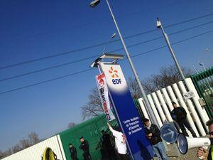 Des milliers pour dire #stopfessenheim devant la centrale #nucleaire de #fessenheim IMG_5861