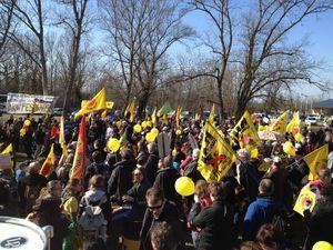 Des milliers pour dire #stopfessenheim devant la centrale #nucleaire de #fessenheim IMG_5806