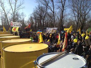 Des milliers pour dire #stopfessenheim devant la centrale #nucleaire de #fessenheim IMG_5805