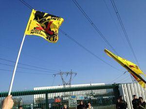 Des milliers pour dire #stopfessenheim devant la centrale #nucleaire de #fessenheim IMG_5859