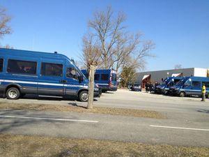 Des milliers pour dire #stopfessenheim devant la centrale #nucleaire de #fessenheim IMG_5766