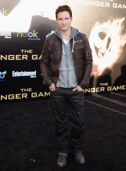Peter Facinelli at Hunger Games premiere ! - À Lire