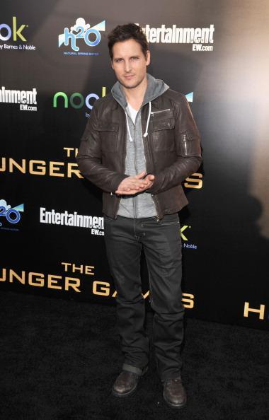 Peter Facinelli at Hunger Games premiere ! http://i.imgbox.com/aaqTkGUE.jpg