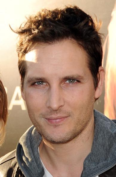Peter Facinelli at Hunger Games premiere ! http://i.imgbox.com/aamHRBSz.jpg