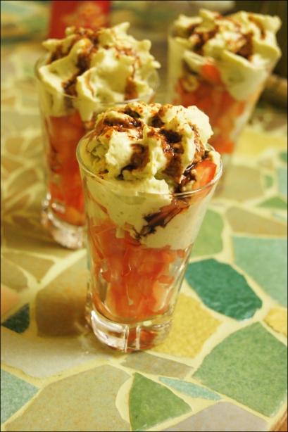 Premiers test au Siphon: Verrine tomate et mousse d’avocat