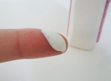 Texture du Lait soyeux Corps à la Rose Musquée Bio de Welada Lait Soyeux Corps à la Rose Musquée Bio de Weleda