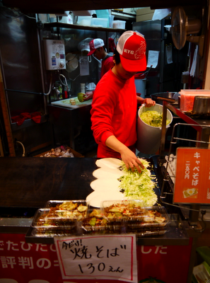 Cuisine de rue à Osaka: Okonomiyaki