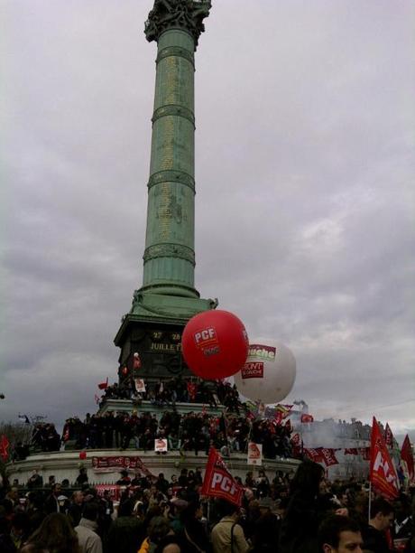 Pour une VIème République, une #Bastille en rouge, images et mouvements – Vive l’ #insurrection populaire !