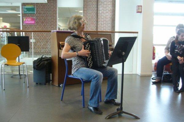 Dimanche matin en musique à la médiathèque de Lomme : venez voir et écouter les musiciens !