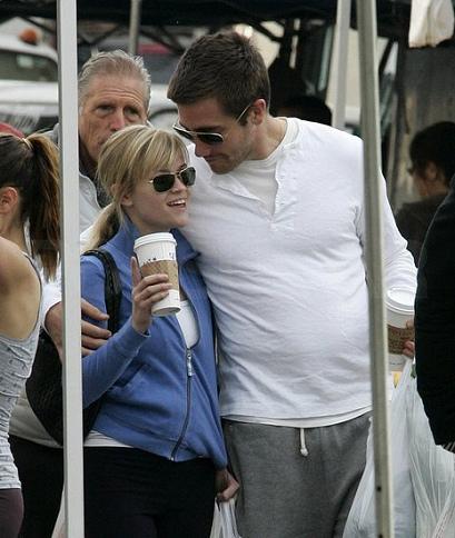 Jon Hamm et January Jones à une soirée célébrant la série “Mad Men” / Le faux-couple Reese Witherspoon et Jake Gyllenhaal au marché