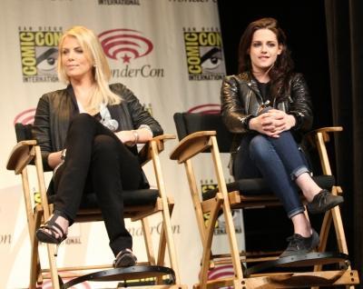 Kristen Stewart à la Wonder Con 2012 . Cliquez pour voir l'image en taille réelle