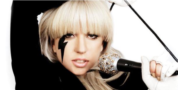 Lady Gaga en papertoy de Vic Matos