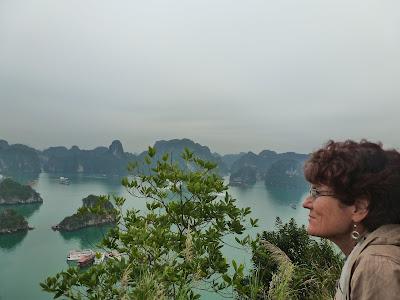 Sur les traces de Papi à la baie d'Along