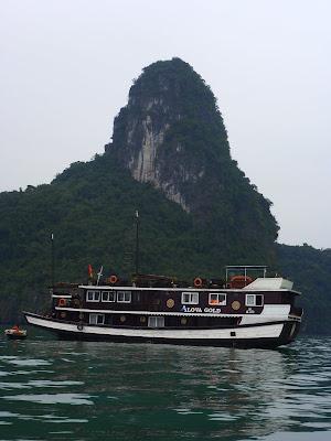 Sur les traces de Papi à la baie d'Along